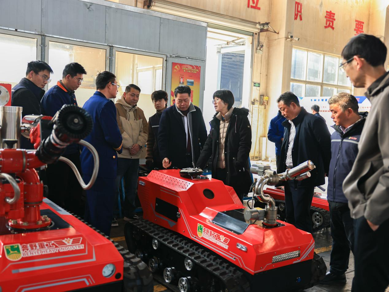 奉化區委常委常務副區長顧昕赴奔野重工調研