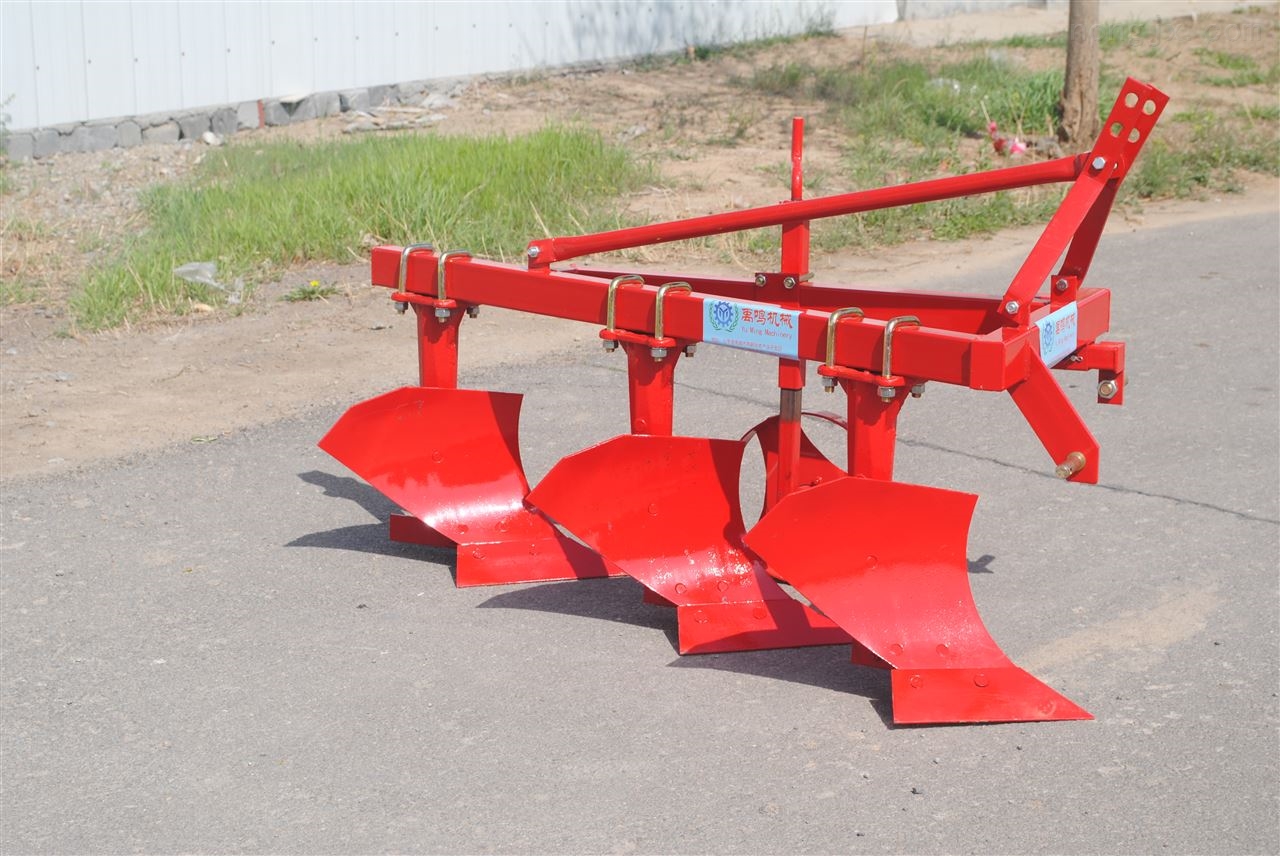 四轮拖拉机后置三点悬挂式铧式翻地耕地犁