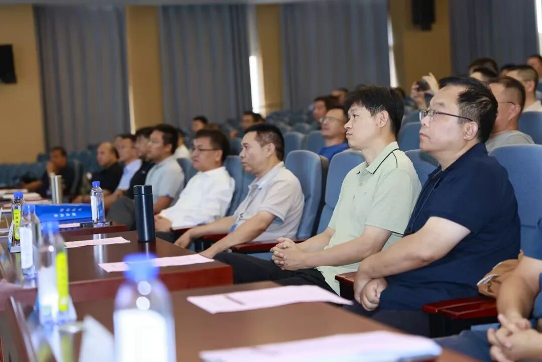智能拖拉機高質量發展大會在泰安召開